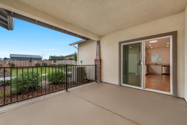 Building Photo - Wood Ranch Duplex 519