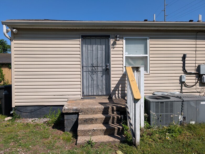 Building Photo - 1823 Delta Ave