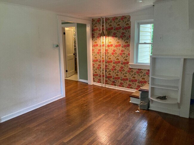 Building Photo - Charming 2 Bedroom/1.5 Bathroom Home in Cockeysville, MD!