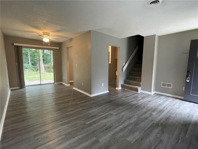 Building Photo - 4554 Doral Dr SW