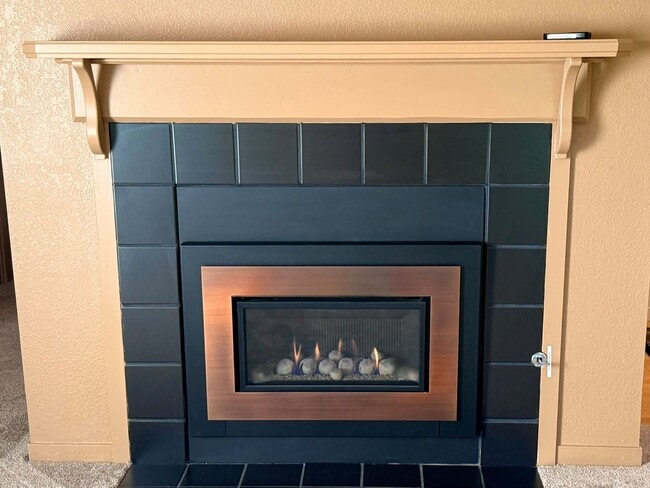 Building Photo - Cal Park Townhome for Rent in Chico CA | 2 Bed, Fenced Yard, Pet Friendly