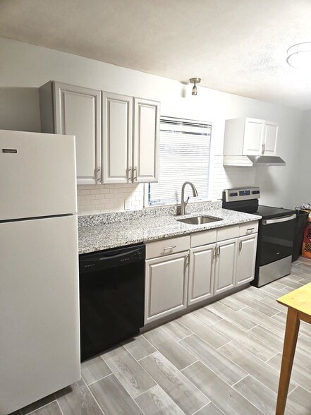 Renovated Kitchen - 20 Nixon St