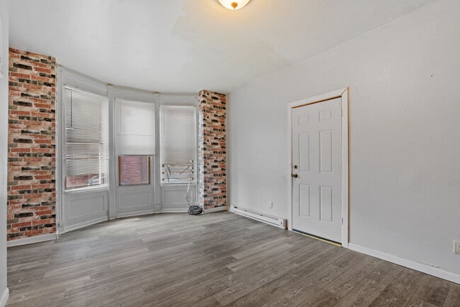 Building Photo - 179 Elk St