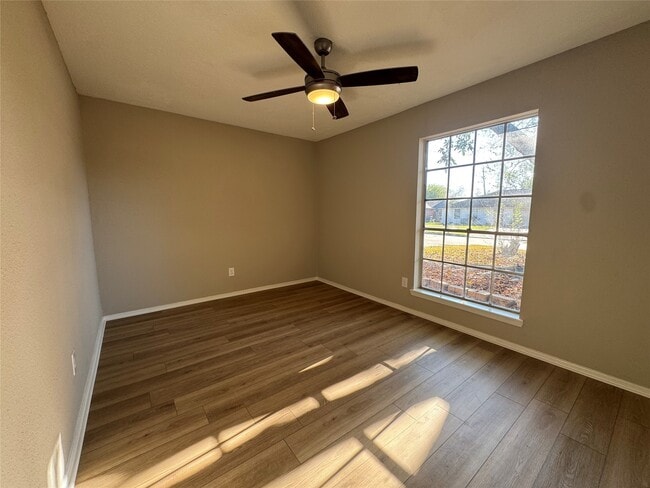 Building Photo - 16611 David Glen Dr