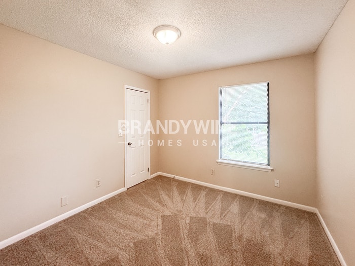 Building Photo - 8142 Settlers Landing Trail N