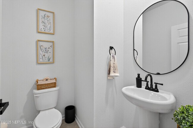 Building Photo - 33 Coastline Wy