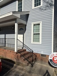 Building Photo - Beautiful Two-Story Home in Cayce