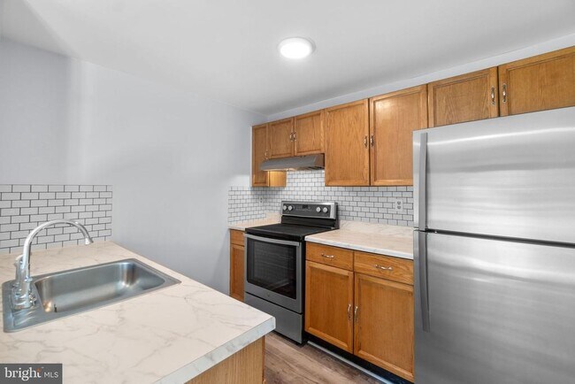 Building Photo - 1225 Danielle Dr