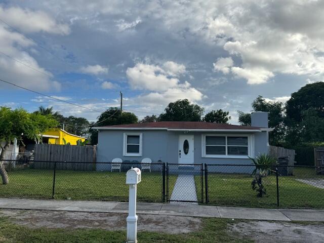 Building Photo - 620 Putter Pl