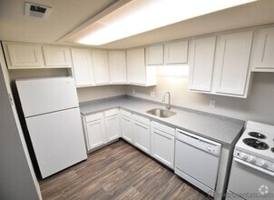 Building Photo - OSU! 2 Bedroom Close to Everything! Priced...