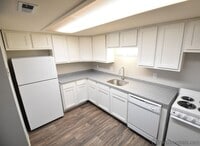 Building Photo - OSU! 2 Bedroom Close to Everything! Priced...