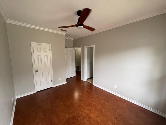 Building Photo - 1204 W 39th St