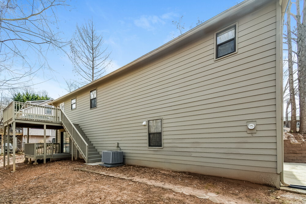 Building Photo - 584 Brooks St