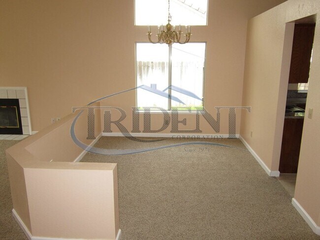 Building Photo - Yuba City home near Happy Park