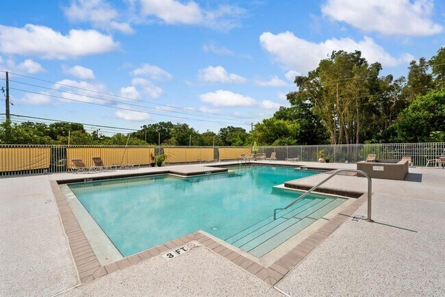 Building Photo - 9100 Dr M.L.K. Jr St N