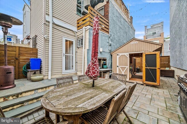 Building Photo - 1520-1522 Dorrance St