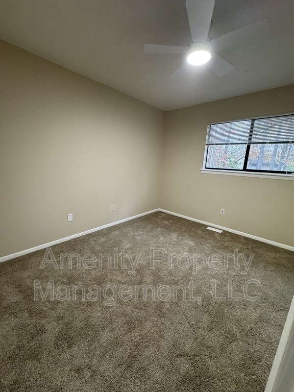 Building Photo - 704 Ninebark Ct