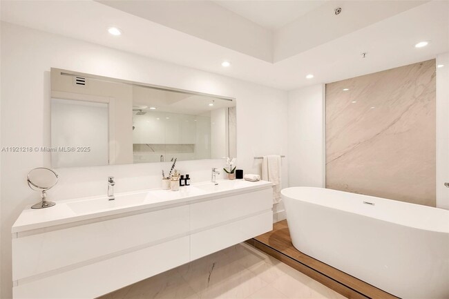 Building Photo - 1500 Ocean Dr