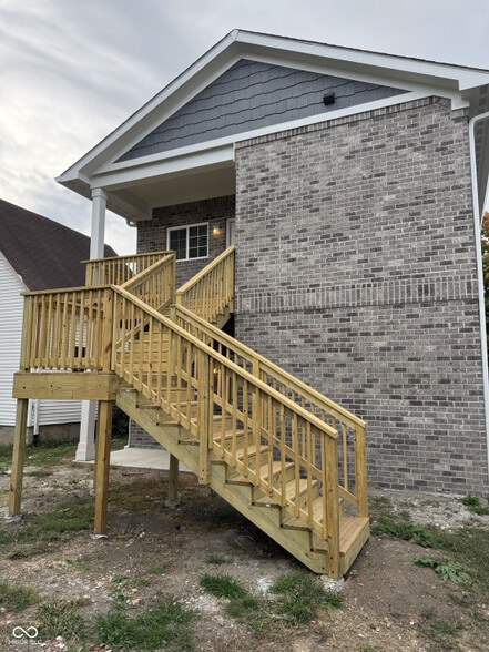 Building Photo - 2145 Columbia Ave