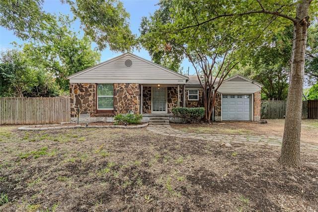 Building Photo - 1006 Briarwood Dr