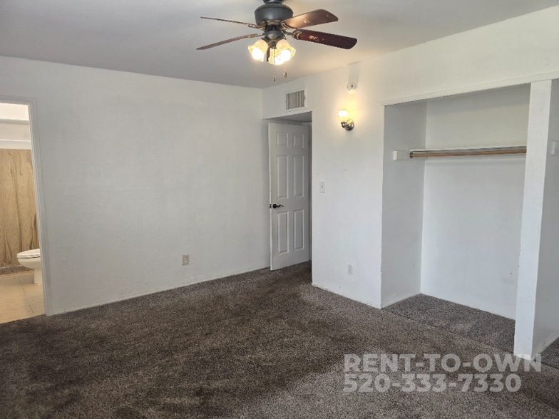 Building Photo - 15965 N Forecastle Ave