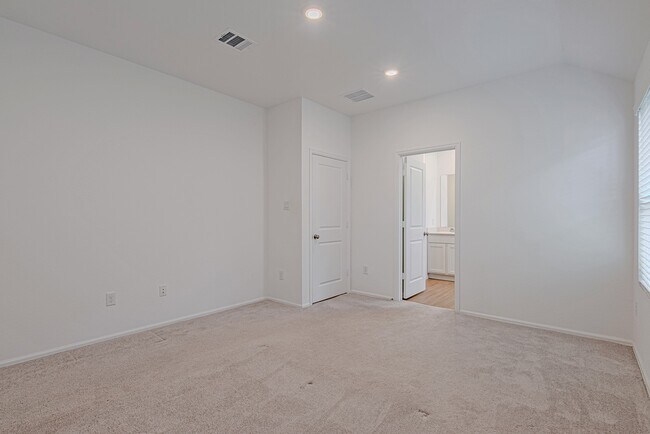 Building Photo - 6318 Astoria Pk Ln