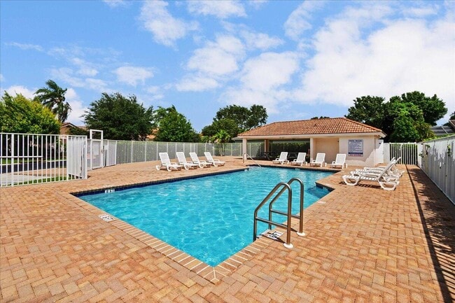 Building Photo - 12127 Sunset Point Dr