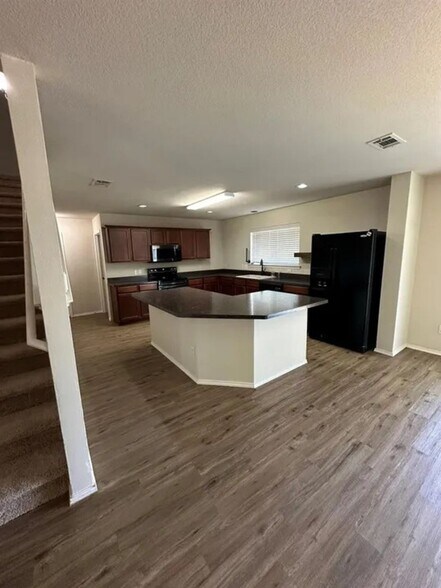 Building Photo - 2038 Stagecoach Trail