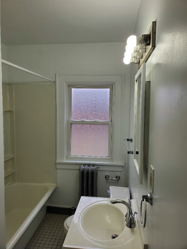 Building Photo - 15637 Madison Ave