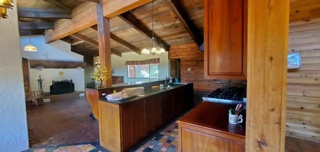 Building Photo - Escape to Your Own Private Retreat Among the Oaks