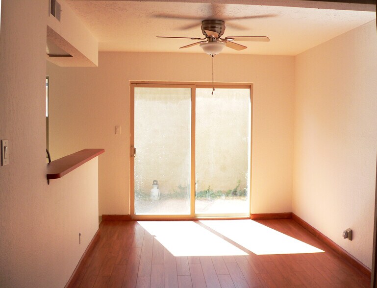 Dining - 1808 Tramway Terrace Loop NE