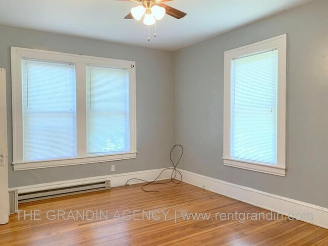 Building Photo - 1306 Patterson Ave SW