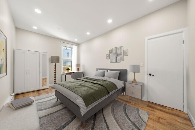 Building Photo - 215 Dodd St