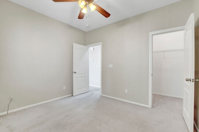 Building Photo - 3 Bedroom Split Level Home in Centennial H...