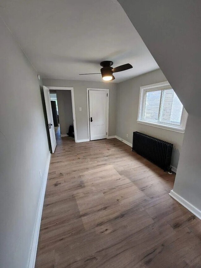 Building Photo - 3915-3917 Mount Troy