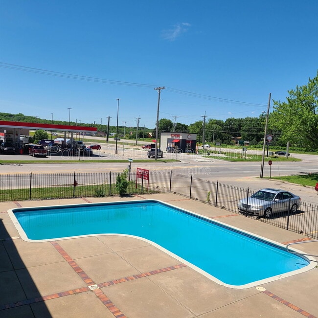 Building Photo - 1521 Oxford Pl