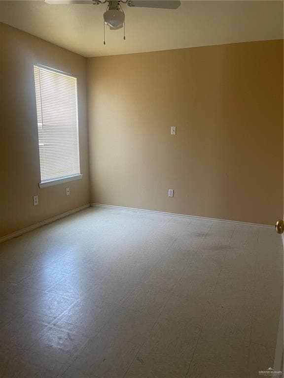 Building Photo - 10 Lilia Dr