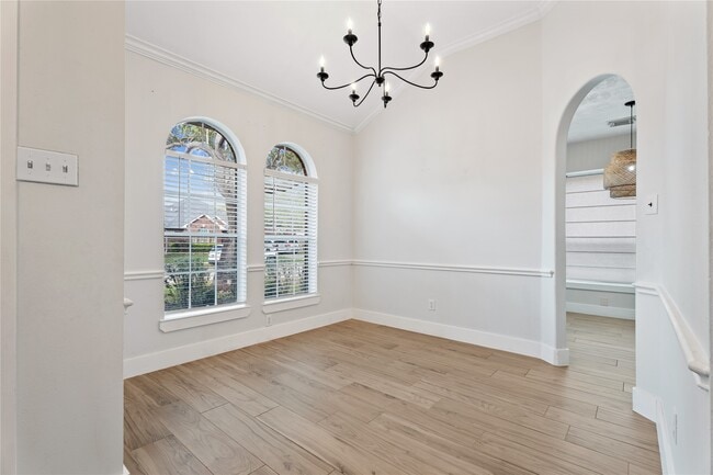 Building Photo - 23742 River Pl Dr