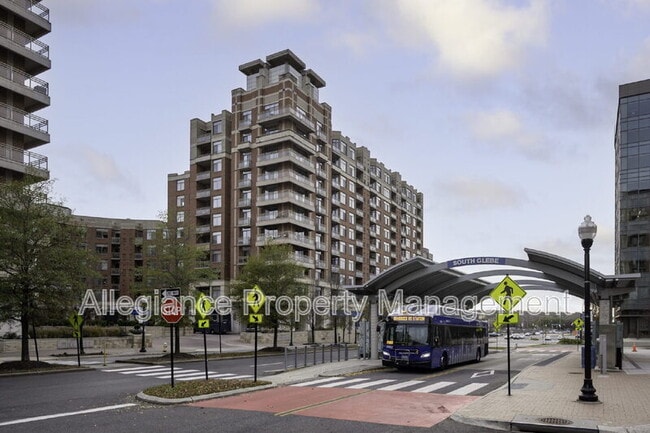 Building Photo - 3600 S Glebe Rd