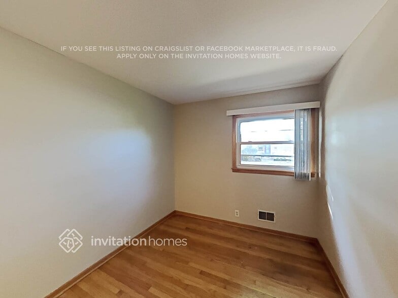 Building Photo - 8741 Sproat Ave