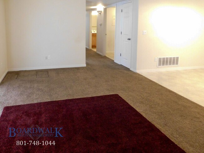 Building Photo - 1529 Westbury Way