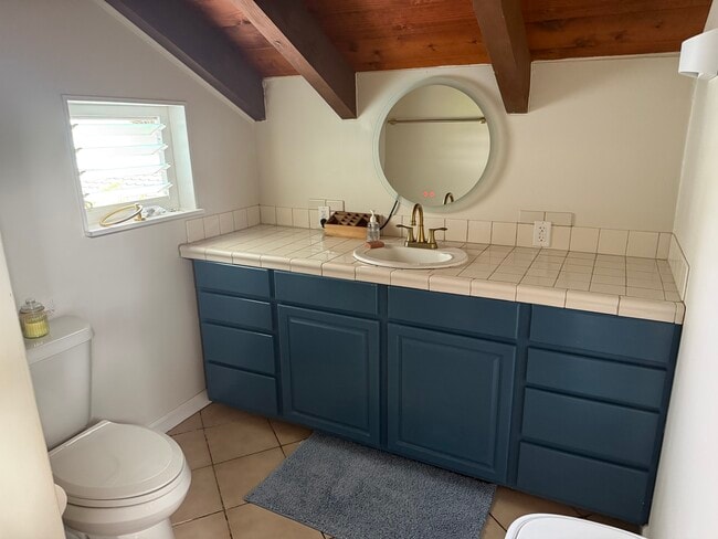 Building Photo - 437 Keolu Dr