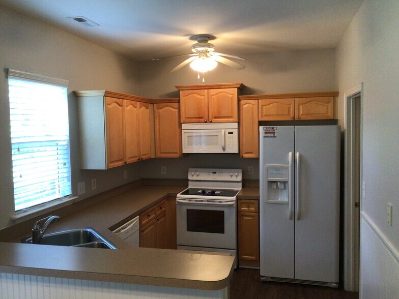 Building Photo - 4003 Semmes Ln