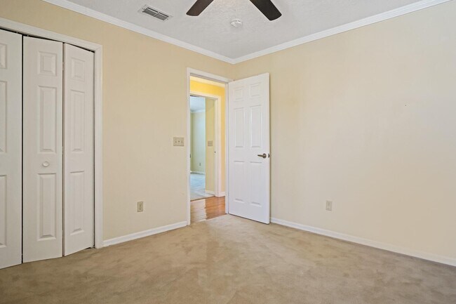 Building Photo - 458 Lytton Cir
