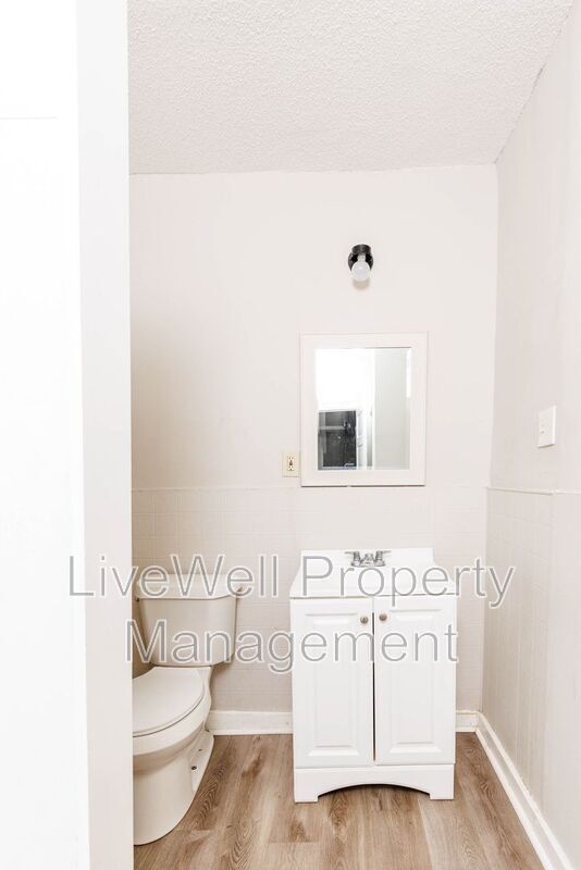 Building Photo - 4633 Court S