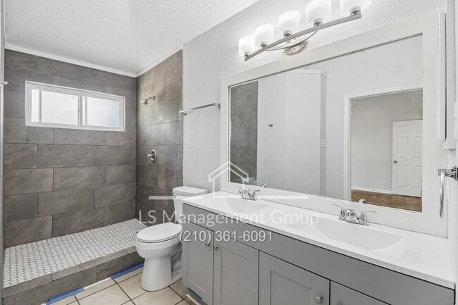 Building Photo - 3118 Bear Springs Dr