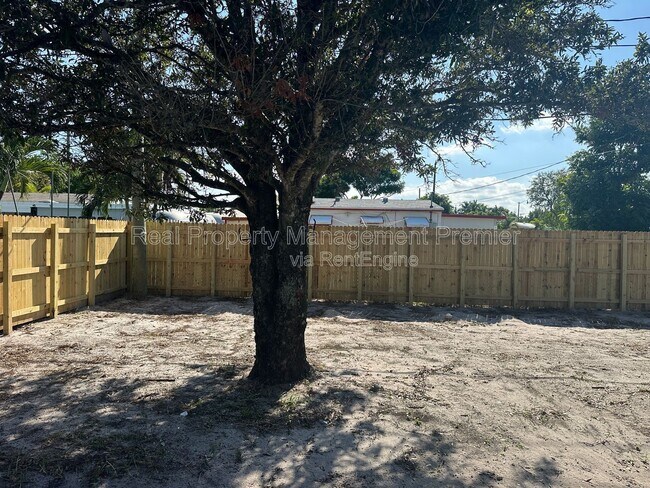 Building Photo - 1264 Ct-25