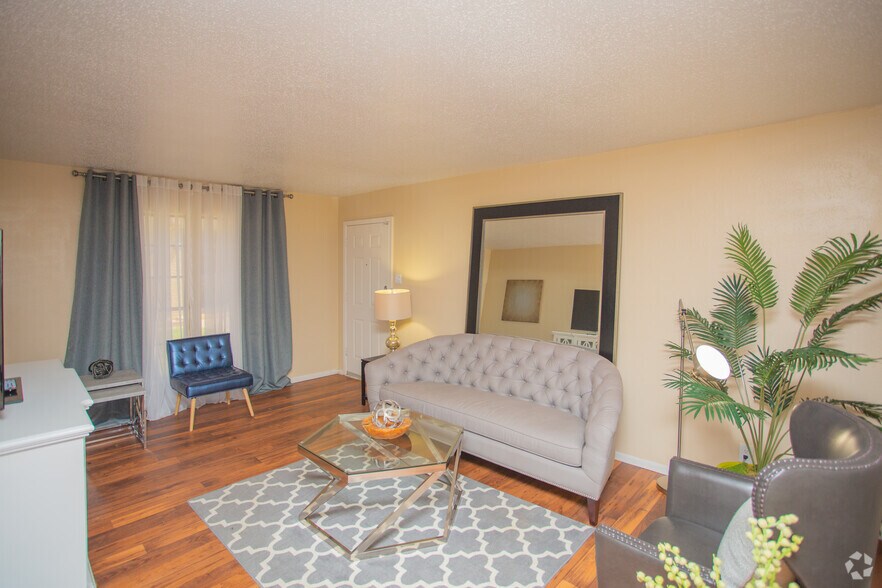 Manchester Euless, TX Apartment Finder