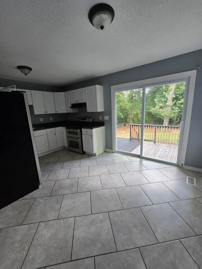 Building Photo - 520 Nottingham Dr
