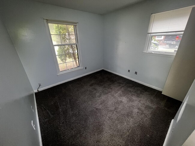 Building Photo - 9616 Elm Lake Dr